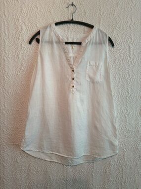 Lilly Pulitzer Elsa White Sleeveless Linen Button Tank, M